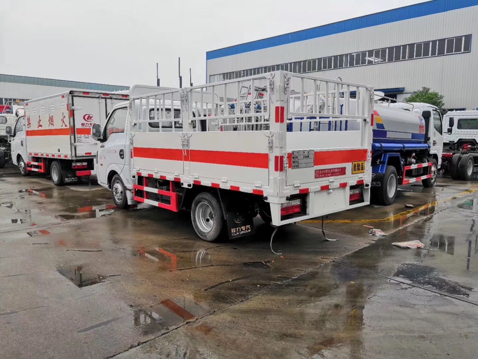 湖北程力東風(fēng)途逸小型氣瓶運(yùn)輸車 (23)