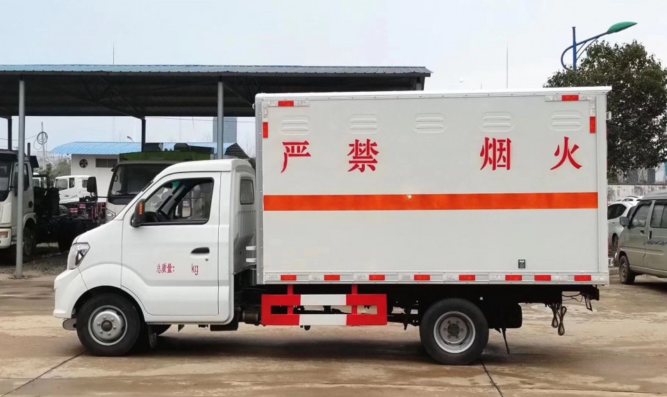 湖北程力重汽王牌油氣兩用2類氣瓶運輸車 (7)