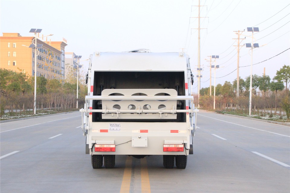 江淮駿鈴8立方程力壓縮式垃圾車 (8)