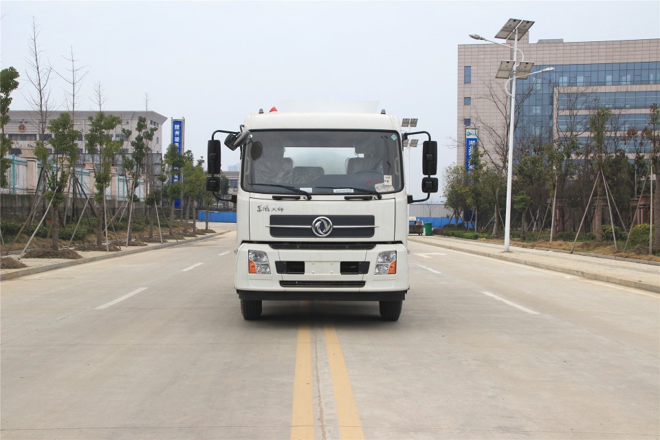 東風(fēng)天錦10立方程力餐廚垃圾車(chē) (6)